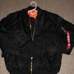 ALPHA MA-1 FLIGHT JACKET 
Color: Black 
Size: S